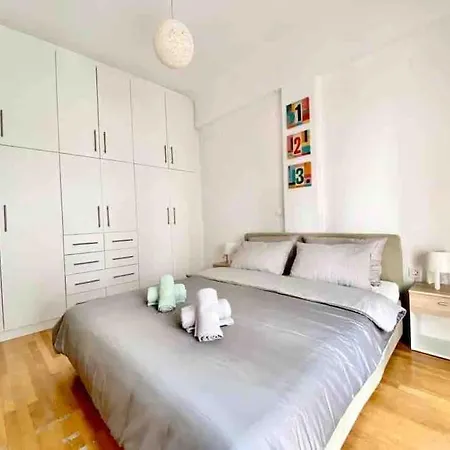 Lovely 1 Bedroom In Apartment Athens